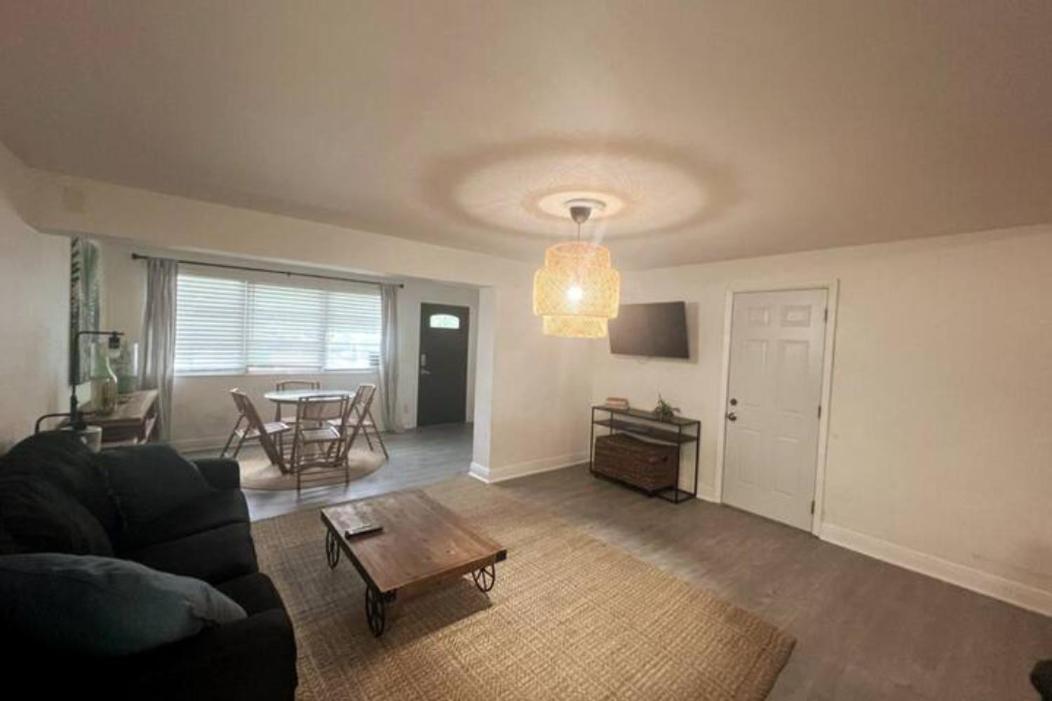 Designed Private Suites In Μαϊάμι Δωμάτιο φωτογραφία